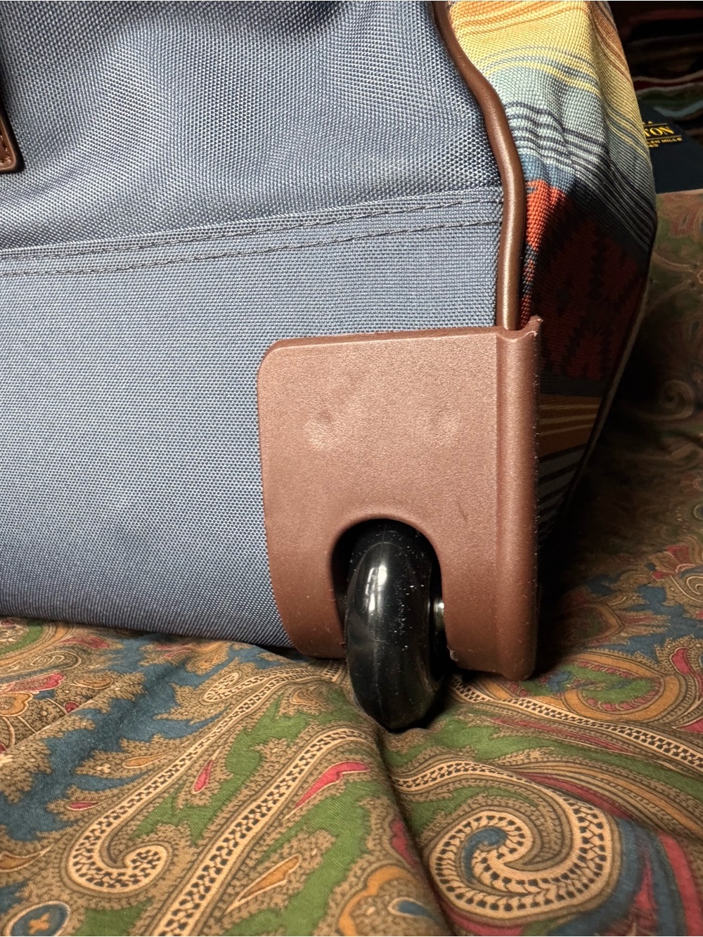 Pendleton Roller Travel Bag, NWT, 11”H, 12”W, 22”L Get it before it’s gone! 💼 💨 - Picture 9 of 16